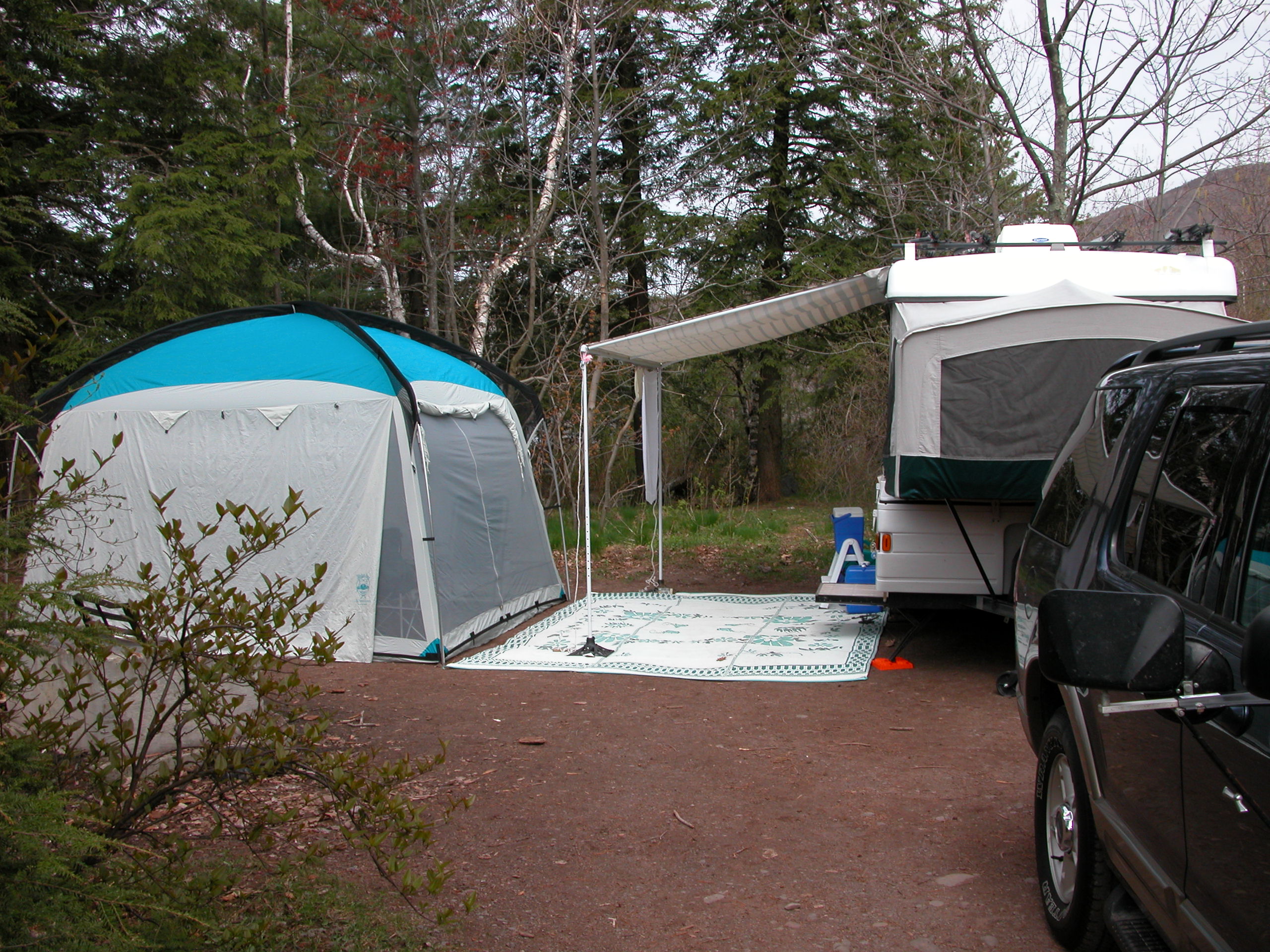 tlhdoc's campsite at North-South Lake, May 2003